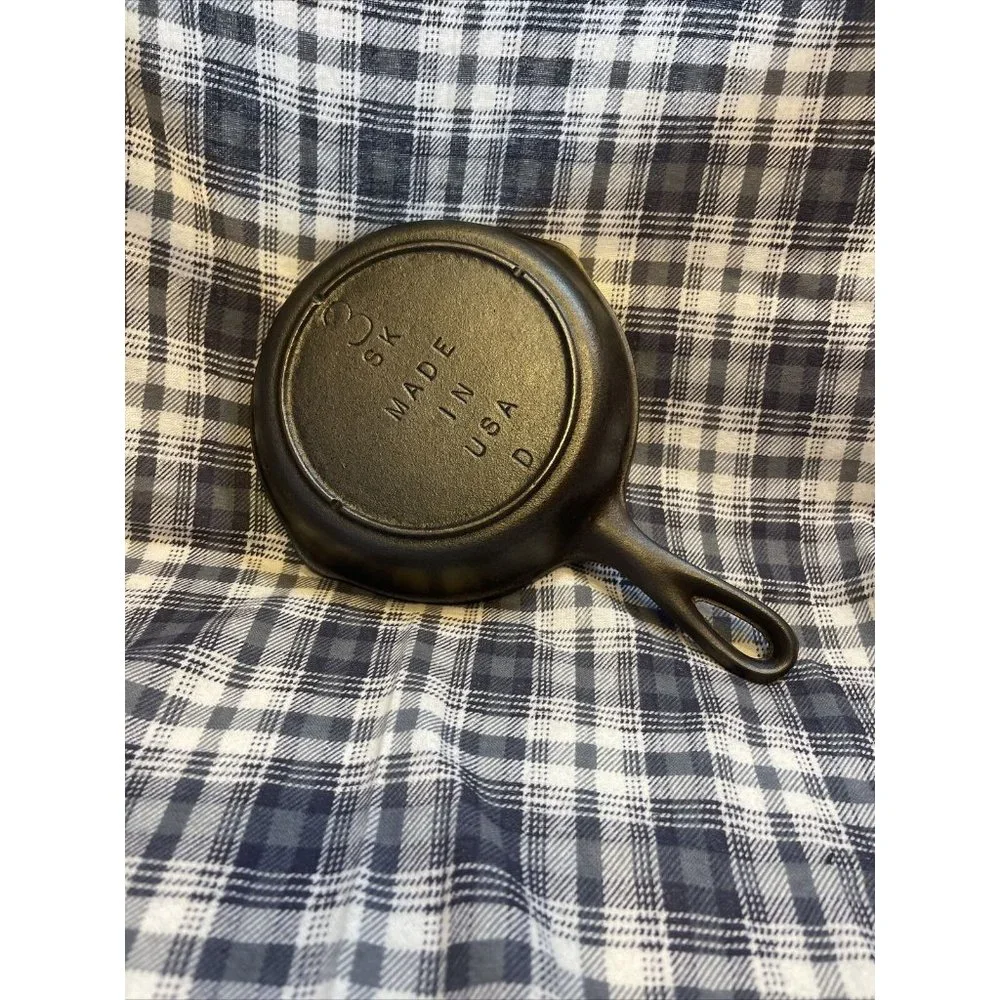 Vintage #3 3 Notch Lodge Made In‎ USA 1965-92 Recently Seasoned cast iron